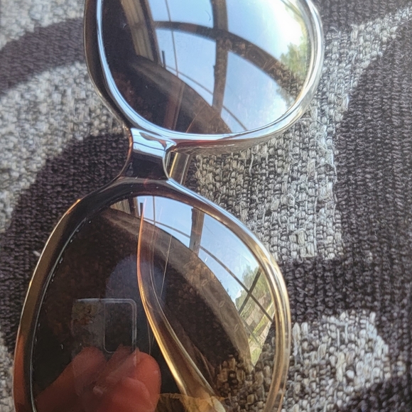 Sunglasses - Picture 3 of 5